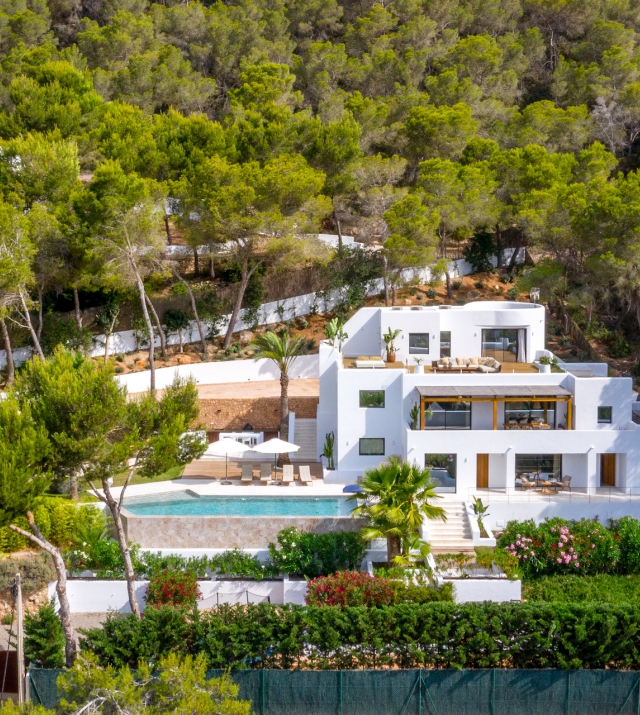 Resa estates huis kopen Ibiza es cubells villa main house far .jpg